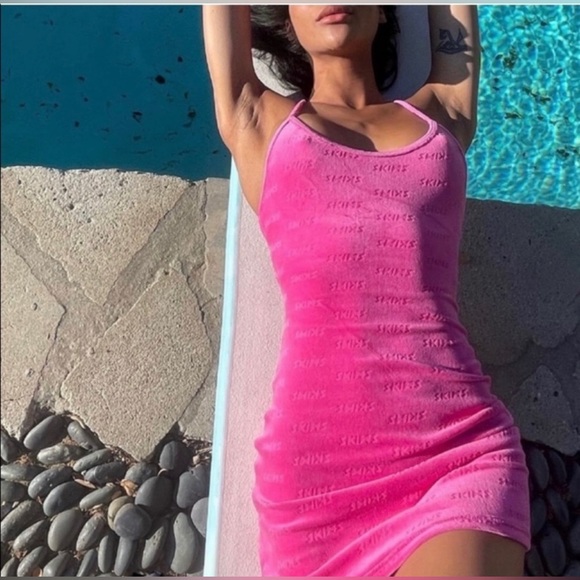 NWOT SKIMS HOT PINK VELOUR SLIP DRESS LIMITED EDITION SOLD OUT XL - Picture 5 of 8